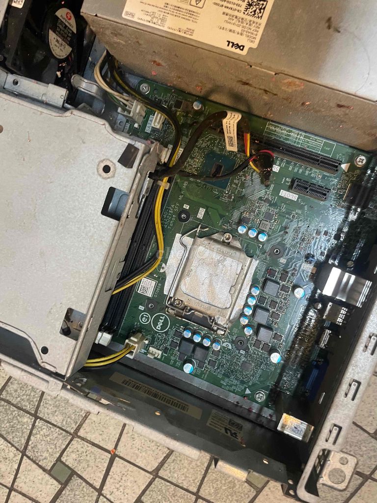 Dell Vostro Intel Core i3. Mua bán Linh kiện (RAM, Card...) tại Quận 1 Tp Hồ Chí Minh được đăng bởi anh siêu đầu bếp hình 1