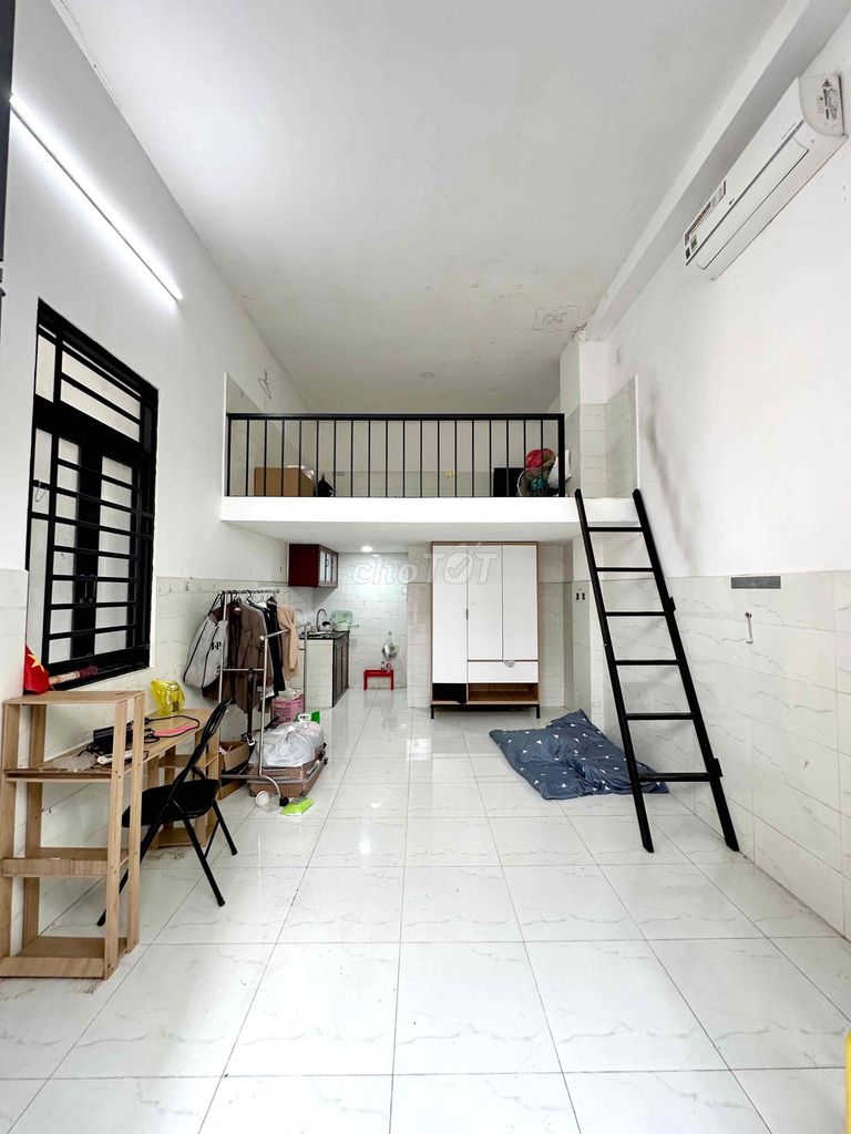 PHÒNG TRỌ DẠNG KIOT GÁC CAO 1M8 CÓ SÂN RIÊNG SIÊU RỘNG NGAY THỐNG NHẤT