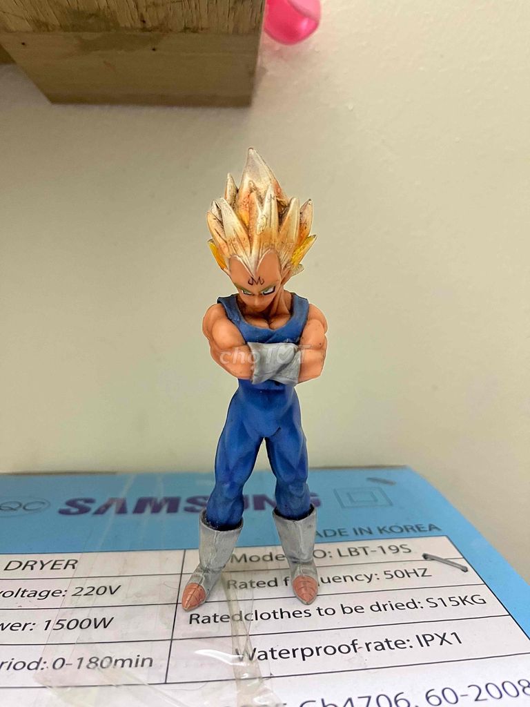 Mô hình Majin Vegeta cao khoảng 13cm