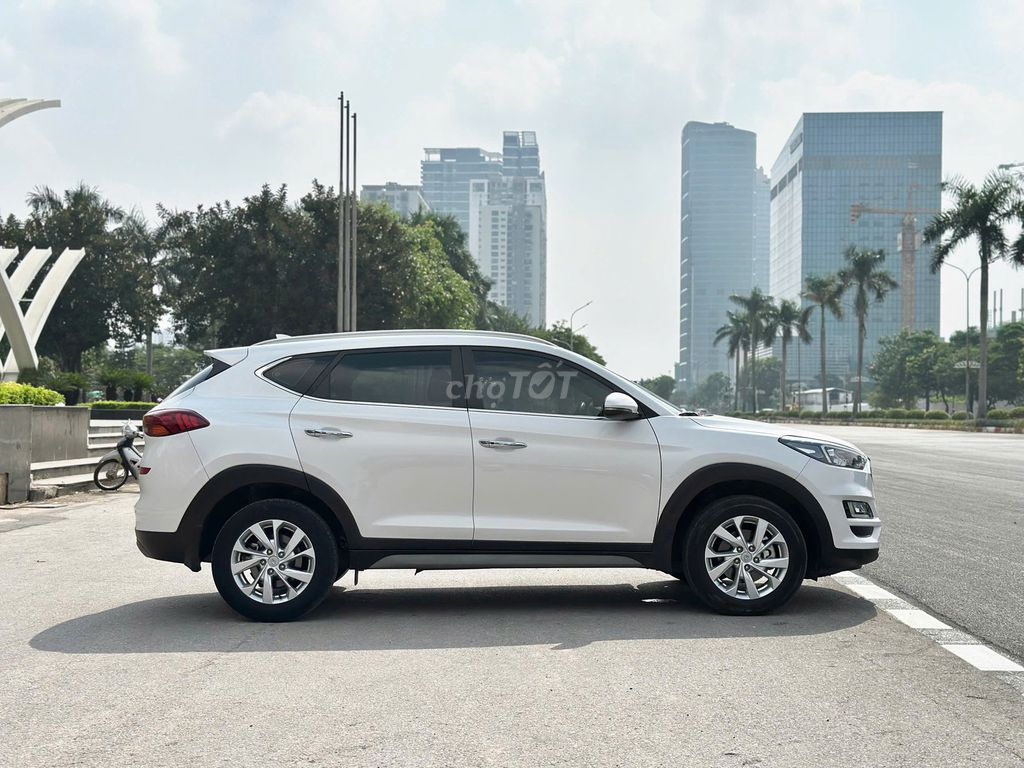 Hyundai Tucson 2021 стандартная AT — 80 000 км