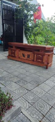 Kệ tivi gỗ xoan đào còn mới. Mua bán Tủ, kệ gia đình tại Quận Cẩm Lệ Đà Nẵng được đăng bởi Ngoc Son