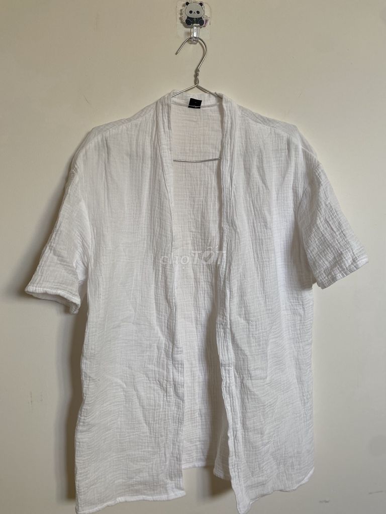 Áo khoác nữ Vải mềm size S-M Trắng. Mua bán Quần áo tại Quận Sơn Trà Đà Nẵng được đăng bởi Ul Bee hình 1