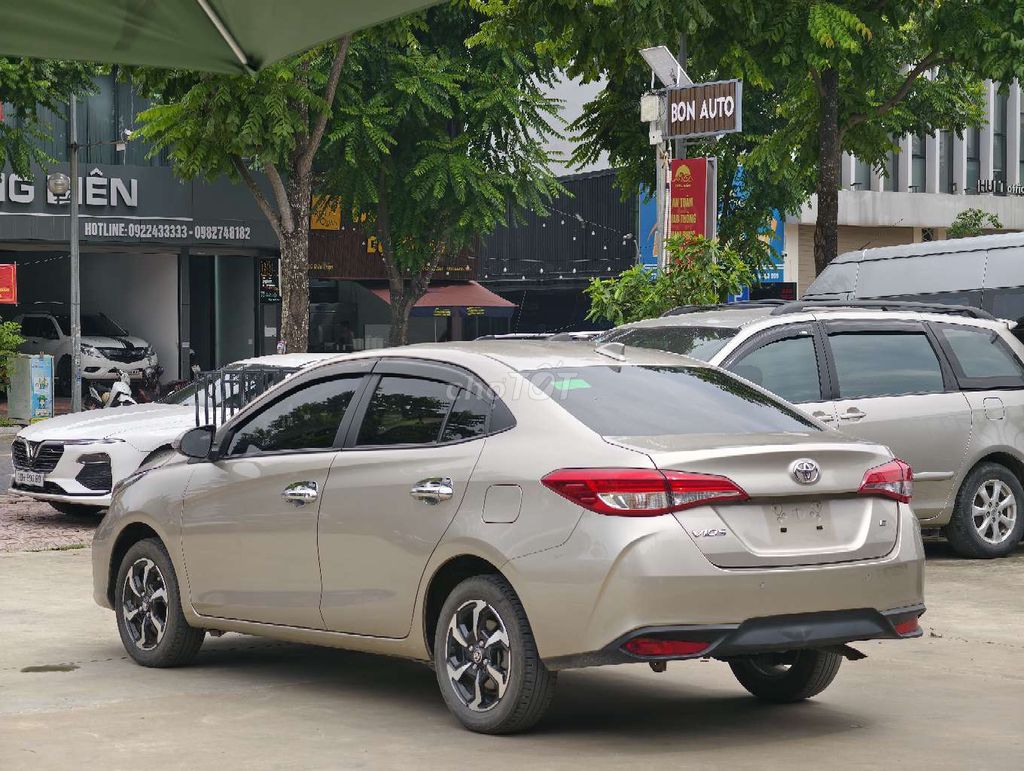 TOYOTA VIOS 2024 SỐ SÀN màu vàng cát. Mua bán Ô tô tại Quận Long Biên Hà Nội được đăng bởi BON AUTO hình 4