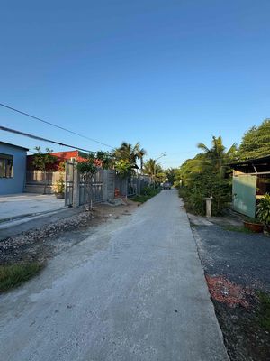 Cho thuê nhà 300m2 có 5P trọ 1nhà kho gần Khu CN