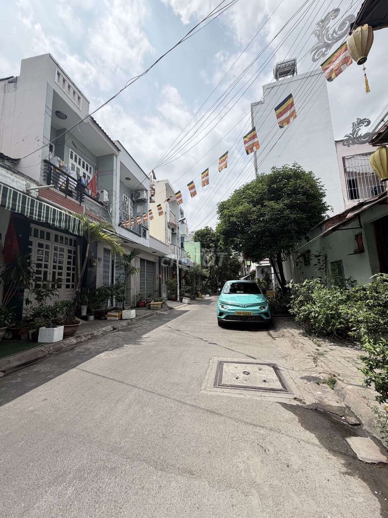Nhà hẻm xe hơi khu Lê thúc hoạch, bình long _ bình tân _ 30 M2_ 3, 8 T