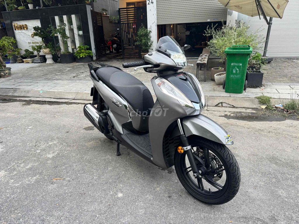 Honda SH300i 2019 серый 10k из Италии