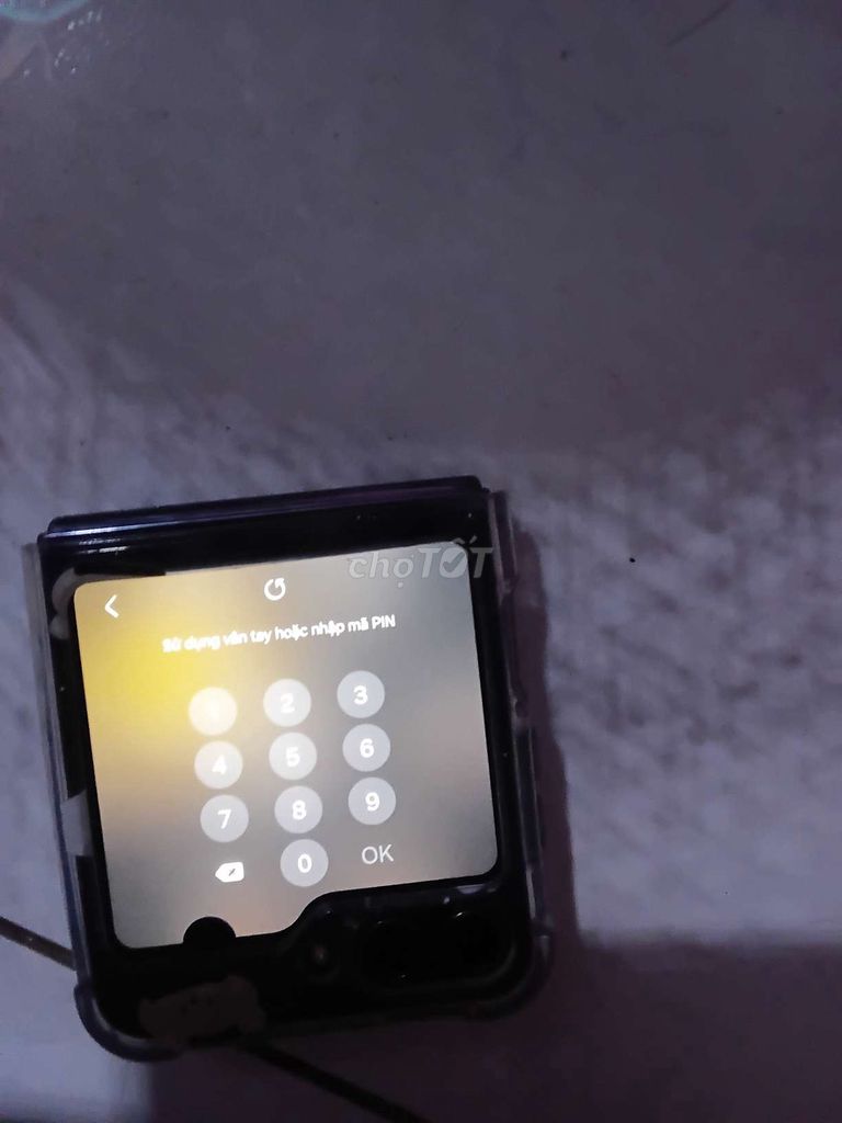 Samsung Galaxy Z Flip Đen Màn hình sọc. Mua bán Điện thoại tại Quận 3 Tp Hồ Chí Minh được đăng bởi Lóc hình 1
