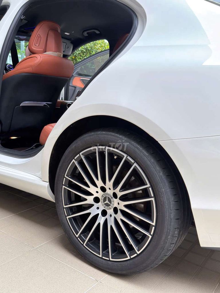 Mercedes C200 Avantgarde plus 2023 Trắng 26793 km