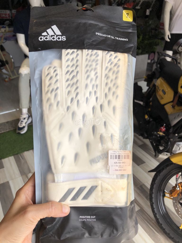 Găng Tay Thủ Môn Adidas Chính Hãng (Sale end year)