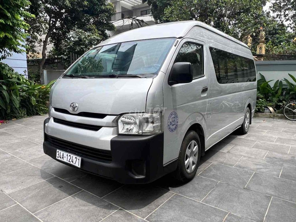 Toyota Hiace фургон 3 места 2016 грузовая 900 кг