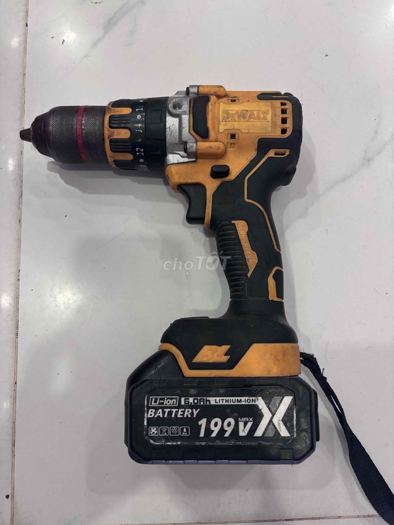 Máy bắt vít Dewalt cầm tay