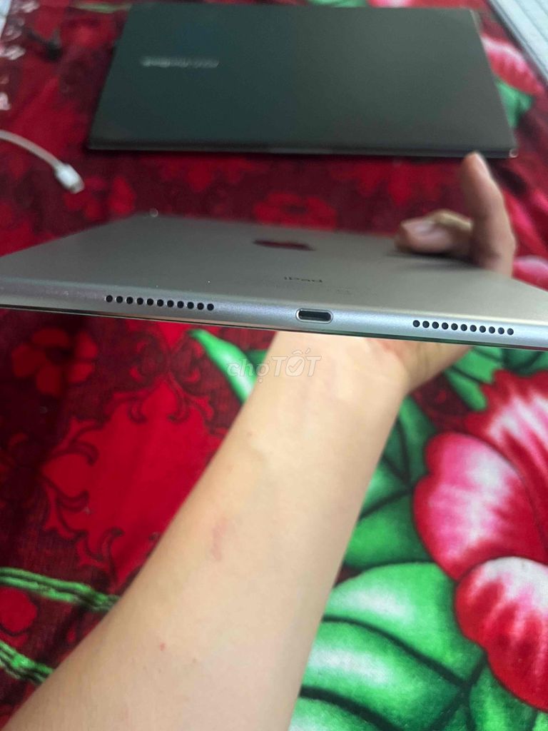 Apple iPad Pro 10.5 inch 64GB. Mua bán Máy tính bảng tại Thị xã Tân Uyên Bình Dương được đăng bởi Tuấn hình 1