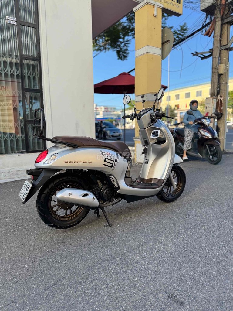 scoopy. đi mới 6ngan km. còn như mới. Mua bán Xe máy tại Quận Ngũ Hành Sơn Đà Nẵng được đăng bởi Nguyễn Phước Vĩnh hình 3