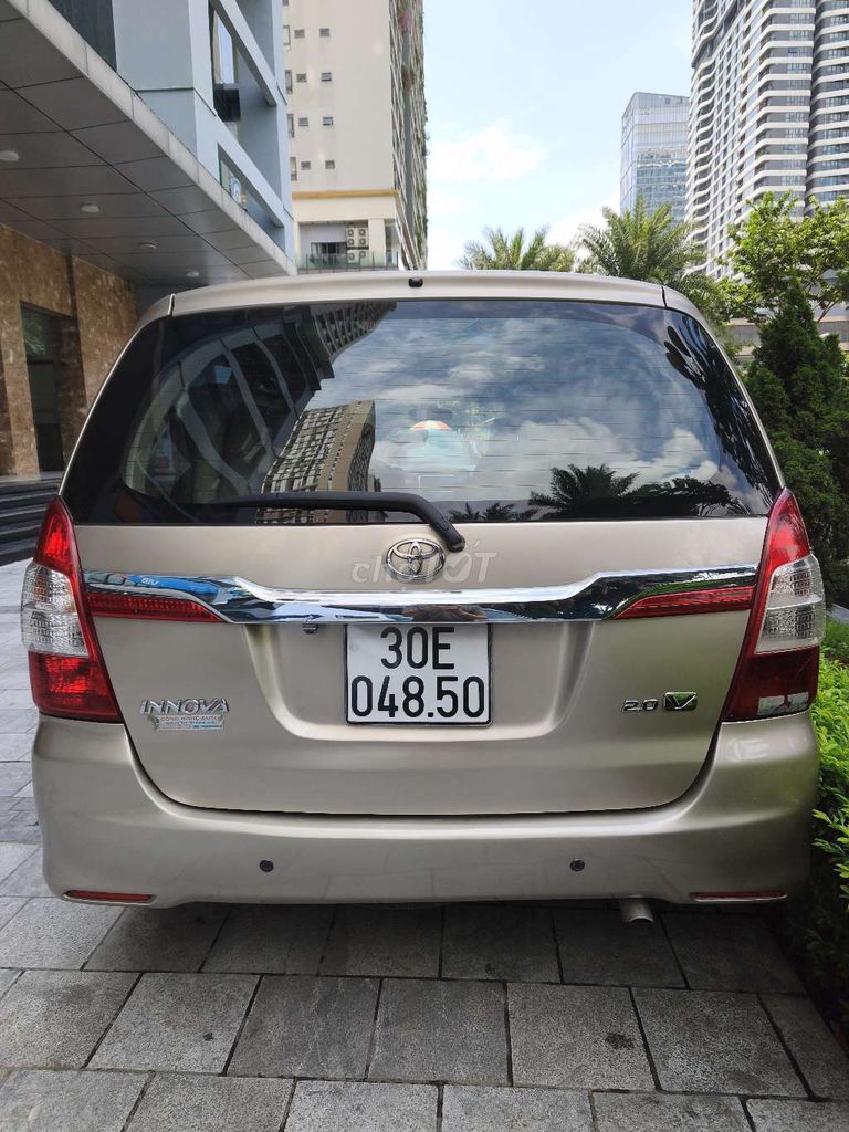 Toyota Innova V 2016 Tự động Vàng cát 7 chỗ