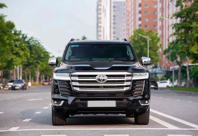 Toyota Land Cruiser LC300 2024 - 20000 km. Mua bán Ô tô tại Quận Ba Đình Hà Nội được đăng bởi Phú Việt