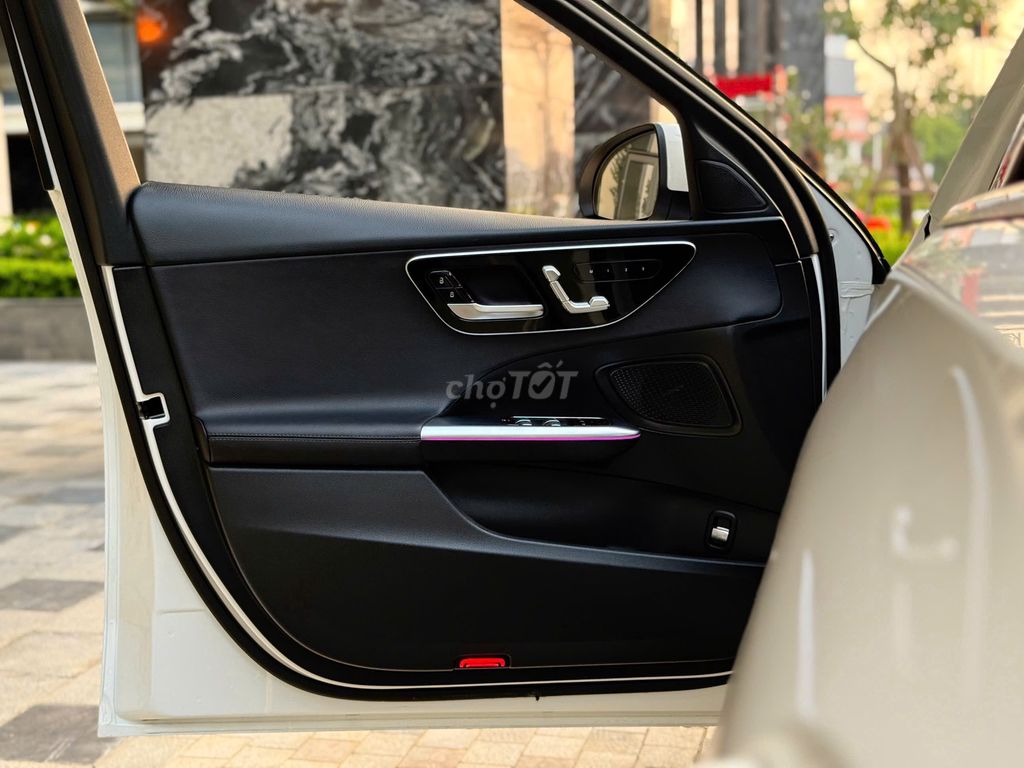 Mercedes Benz C200 Avantgarde 2023. Mua bán Ô tô tại Quận Long Biên Hà Nội được đăng bởi Khổng Tấn Luxury Car hình 9