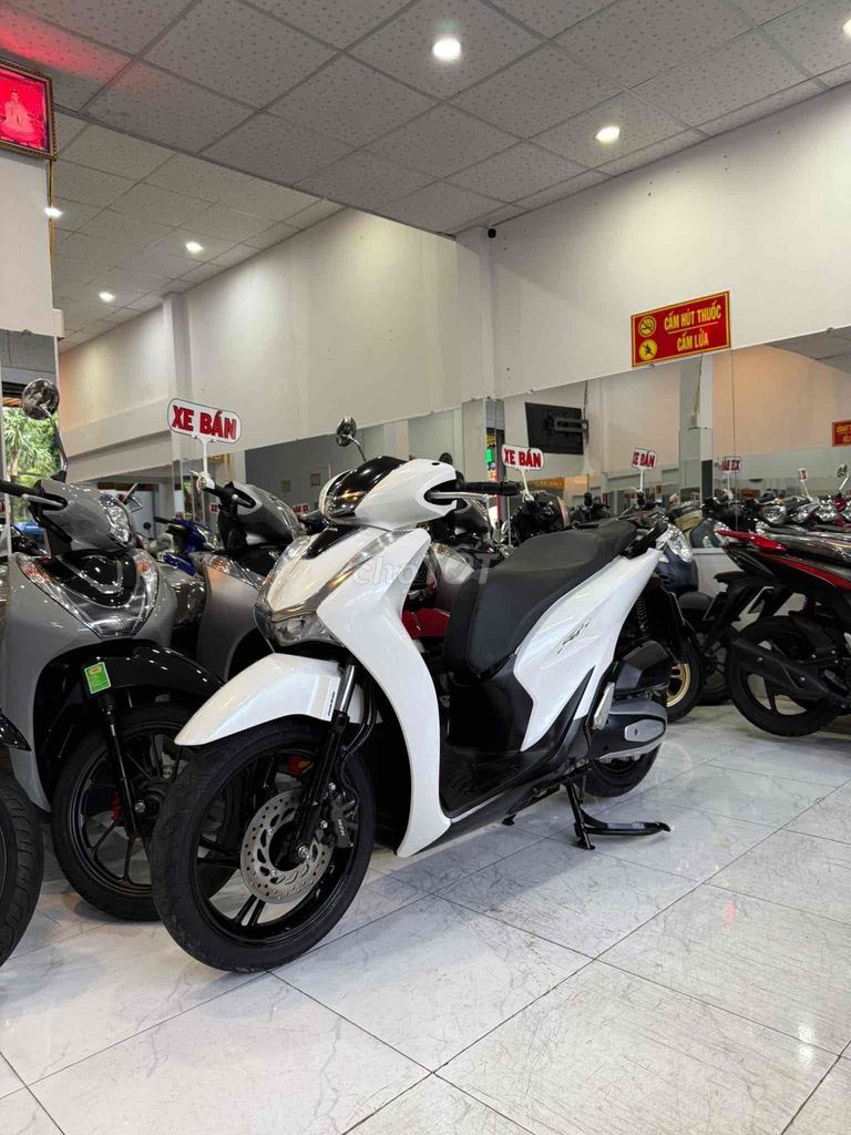 SH 2022 - Odo 7 Ngàn - Vỏ Zin Dày Cui. BS 68. Mua bán Xe máy tại Thành phố Rạch Giá Kiên Giang được đăng bởi XE MÁY CŨ TÂN 128 hình 6