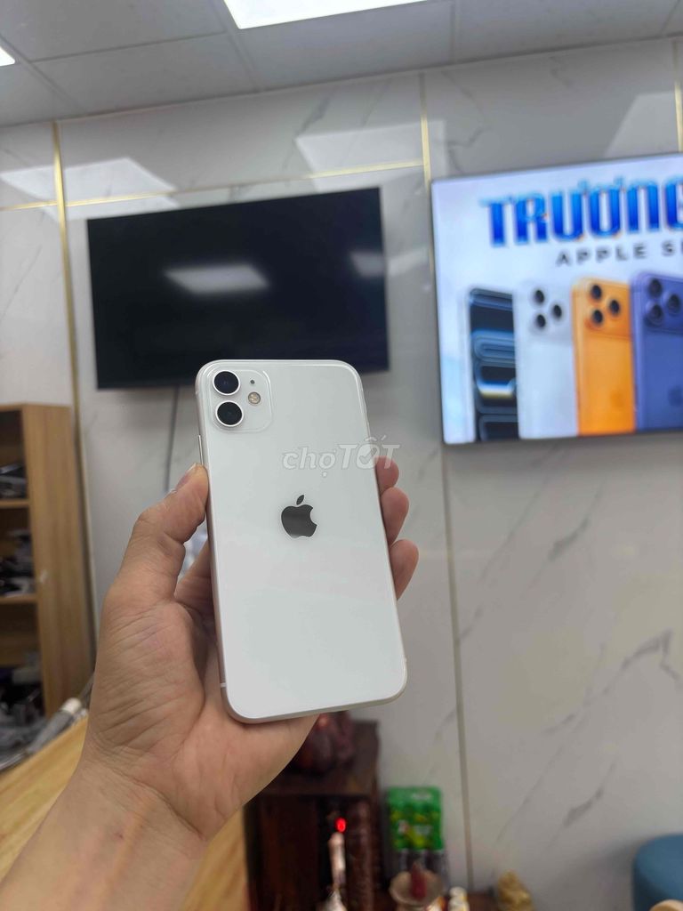 Apple iPhone 11 64GB Trắng Đã sử dụng. Mua bán Điện thoại tại Quận Sơn Trà Đà Nẵng được đăng bởi Diễm Diễm hình 1