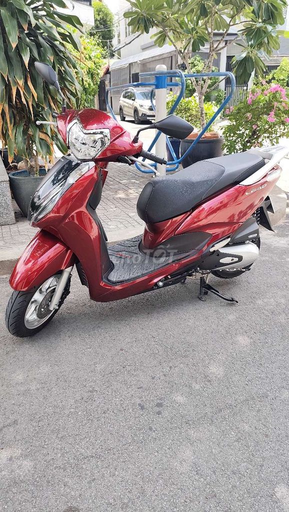 Honda Lead 2025 и Sh mode 2020