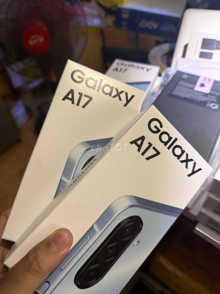 Samsung Galaxy A17 8GB/128GB Mới nguyên seal. Mua bán Điện thoại tại Quận Tân Phú Tp Hồ Chí Minh được đăng bởi Minh Sang Store Góp Bao Nợ Xấu hình 1