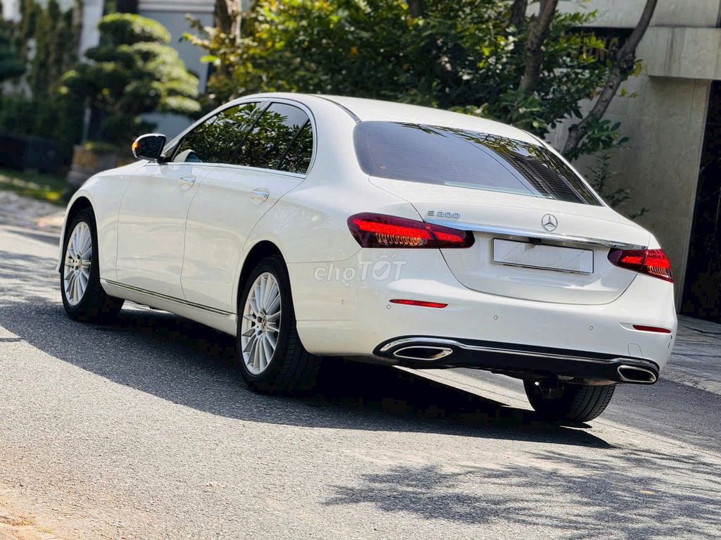 🔺MERCEDES E200 EXCLUSIVE MODEL 2024 BIỂN HCM. Mua bán Ô tô tại Quận 7 Tp Hồ Chí Minh được đăng bởi Tung hình 3