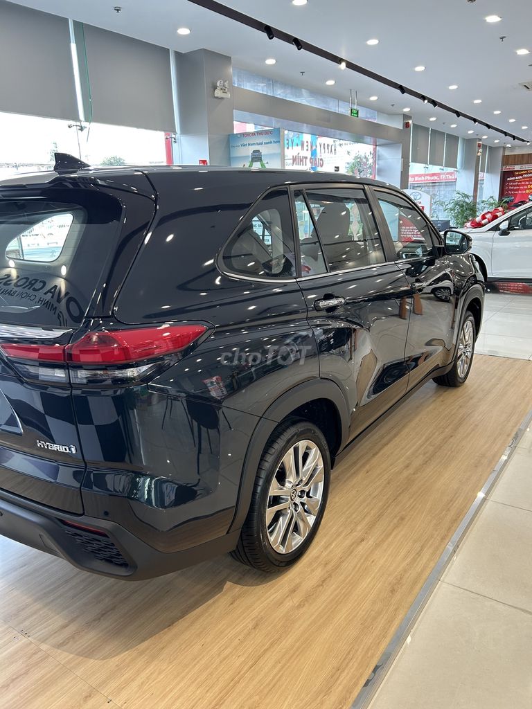 INNOVA CROSS | Tặng bảo hiểm | Phụ Kiện. Mua bán Ô tô tại Thành phố Thủ Đức Tp Hồ Chí Minh được đăng bởi Hiếu Trả Góp Xe hình 10