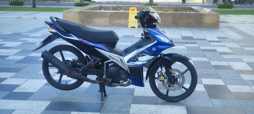 Полуоткрытый топ Yamaha Exciter 135 карат для уборки