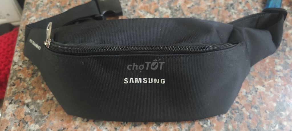 Túi đeo hông Samsung Đen Unisex. Mua bán Túi xách tại Quận Ngũ Hành Sơn Đà Nẵng được đăng bởi Quin hình 1
