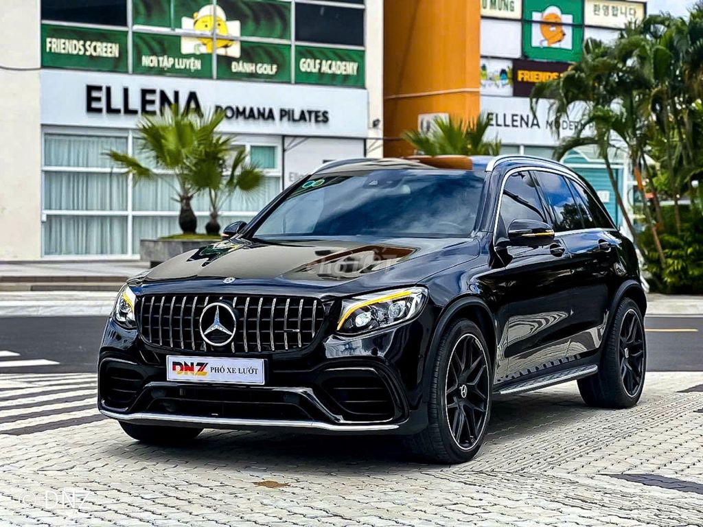 Mercedes Benz GLC250 4MATIC model 2020. Mua bán Ô tô tại Quận 7 Tp Hồ Chí Minh được đăng bởi JENNIE hình 3