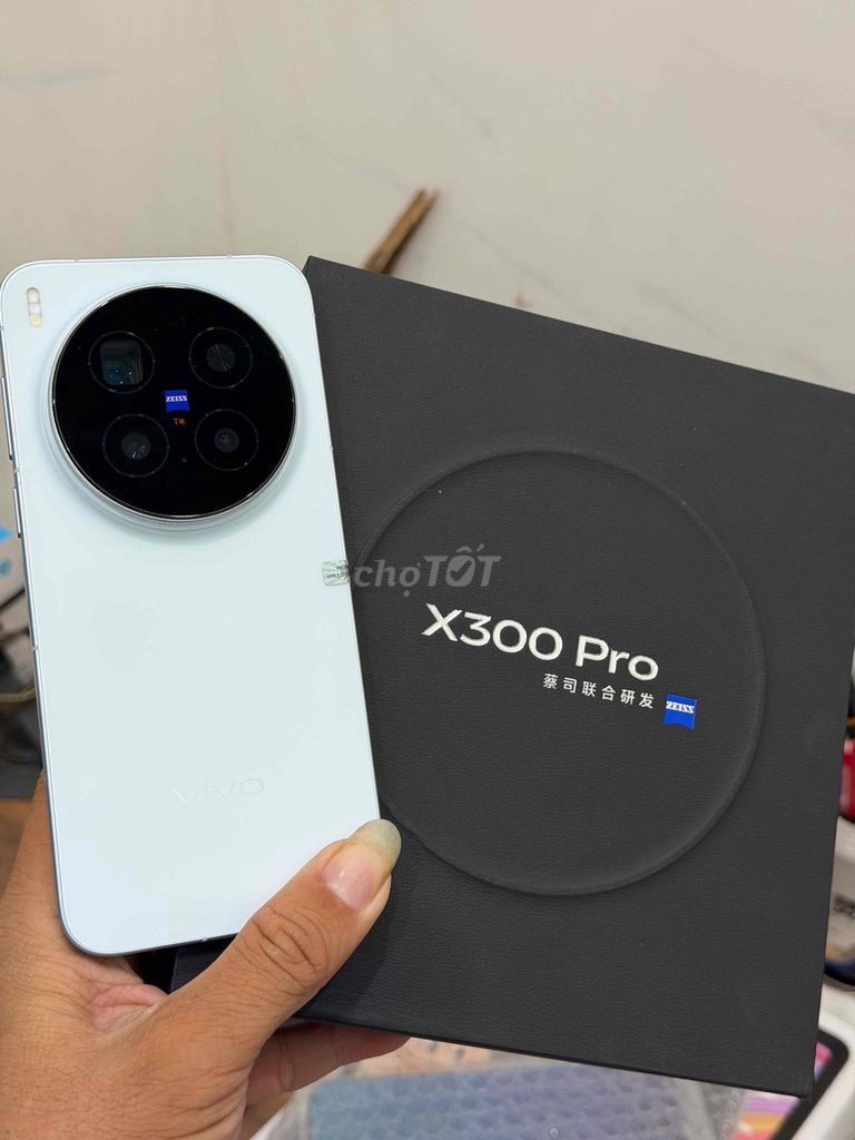 Vivo X300 Pro 12GB 256GB Trắng. Mua bán Điện thoại tại Thành phố Qui Nhơn Bình Định được đăng bởi VŨ LÊ hình 1