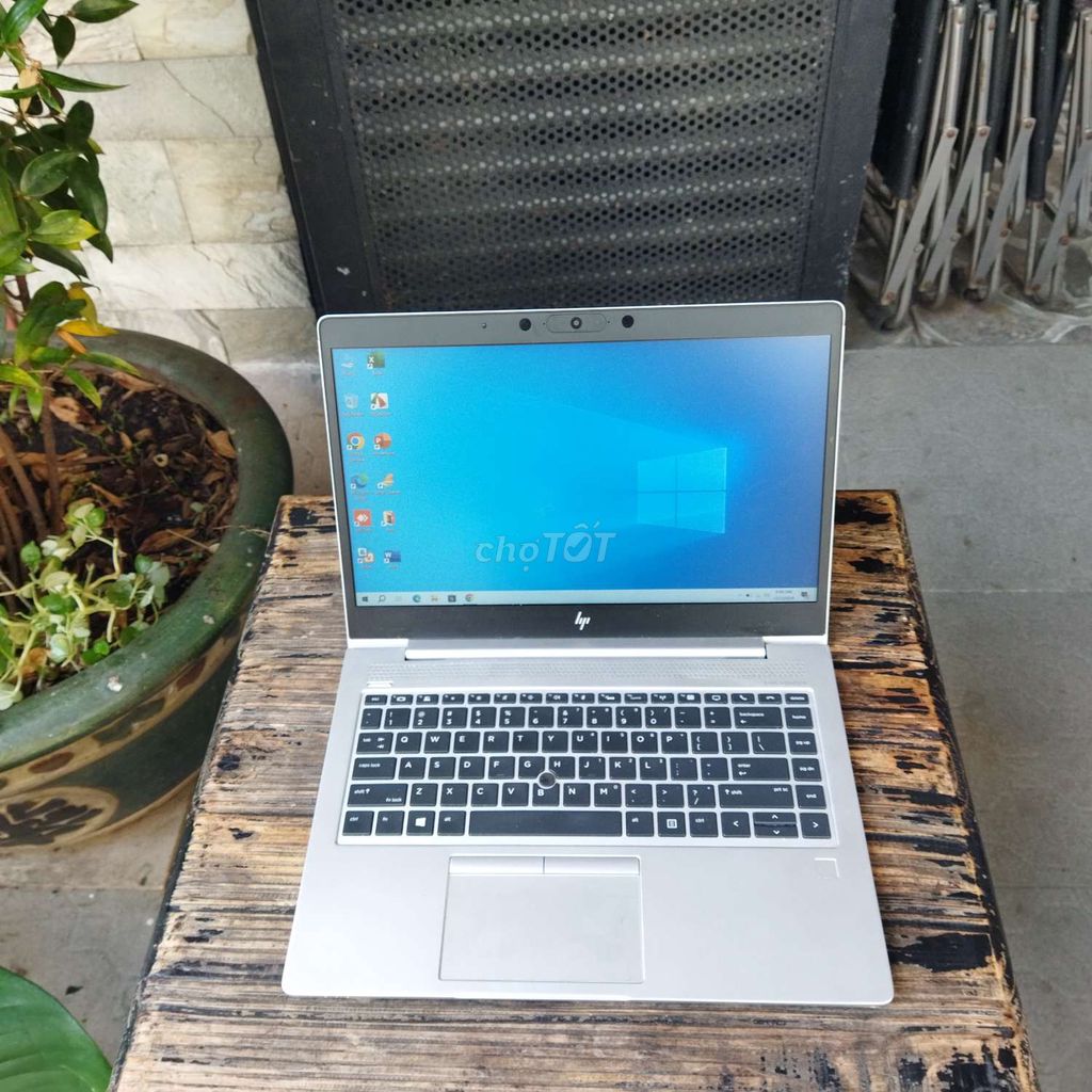 Laptop Hp Rezen 5 ram 8g ssd 256g nhôm nguyên khối