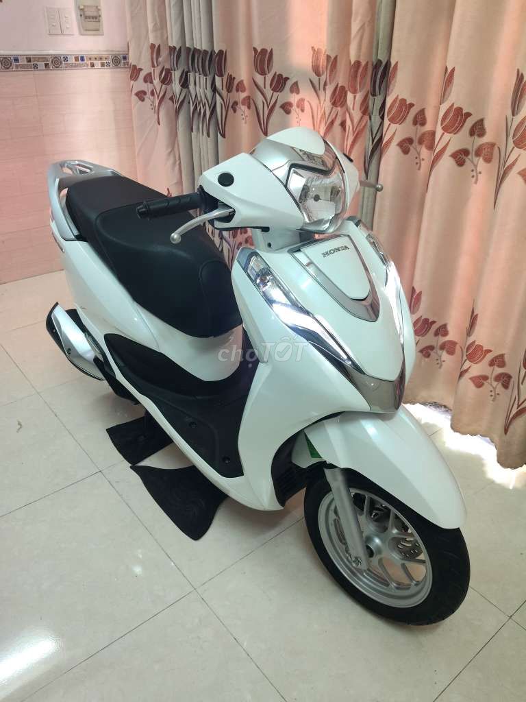 LEAD 4val chínhchủ 2024 đi đúng 2600km mới 99,9%. Mua bán Xe máy tại Quận Gò Vấp Tp Hồ Chí Minh được đăng bởi Mr Lam hình 8