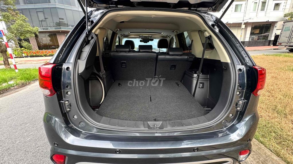 Mitsubishi Outlander 2024 Premium 2.0 CVT - 18000. Mua bán Ô tô tại Thị xã Cai Lậy Tiền Giang được đăng bởi TUÂN hình 11