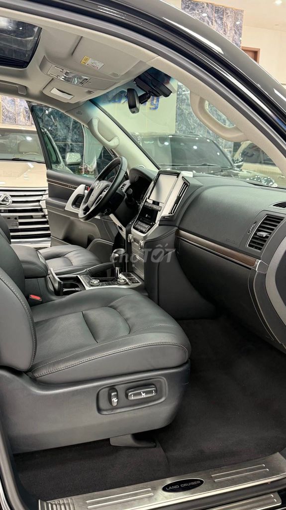 Toyota Land Cruiser 4.6V8, sản xuất 2020 cực đẹp.. Mua bán Ô tô tại Quận Bắc Từ Liêm Hà Nội được đăng bởi Mr Hợi  hình 9