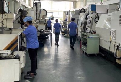 CÔNG NHÂN Q7, XOAY CA, THU NHẬP TỪ 11.3TR