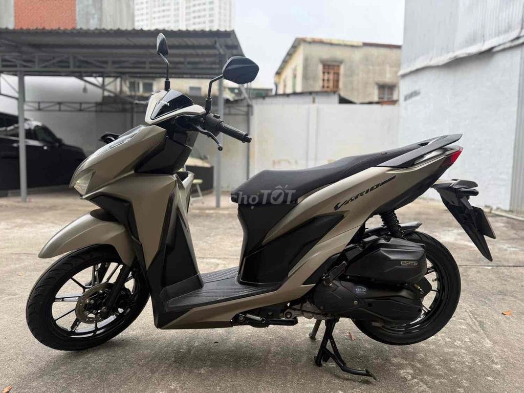 Honda Vario 150 песочно-желтый скутер