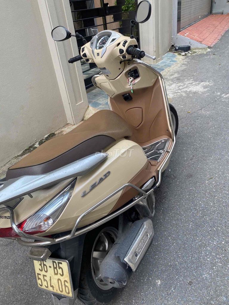 Bán xe HONDA Leat màu vàng ,. Mua bán Xe máy tại Quận Ba Đình Hà Nội được đăng bởi Tuấn anh hình 1