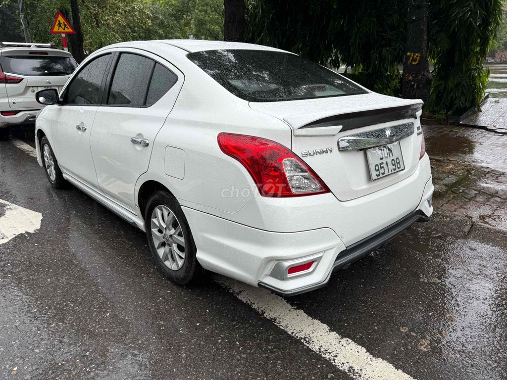 Nissan Sunny, белый, 5 мест