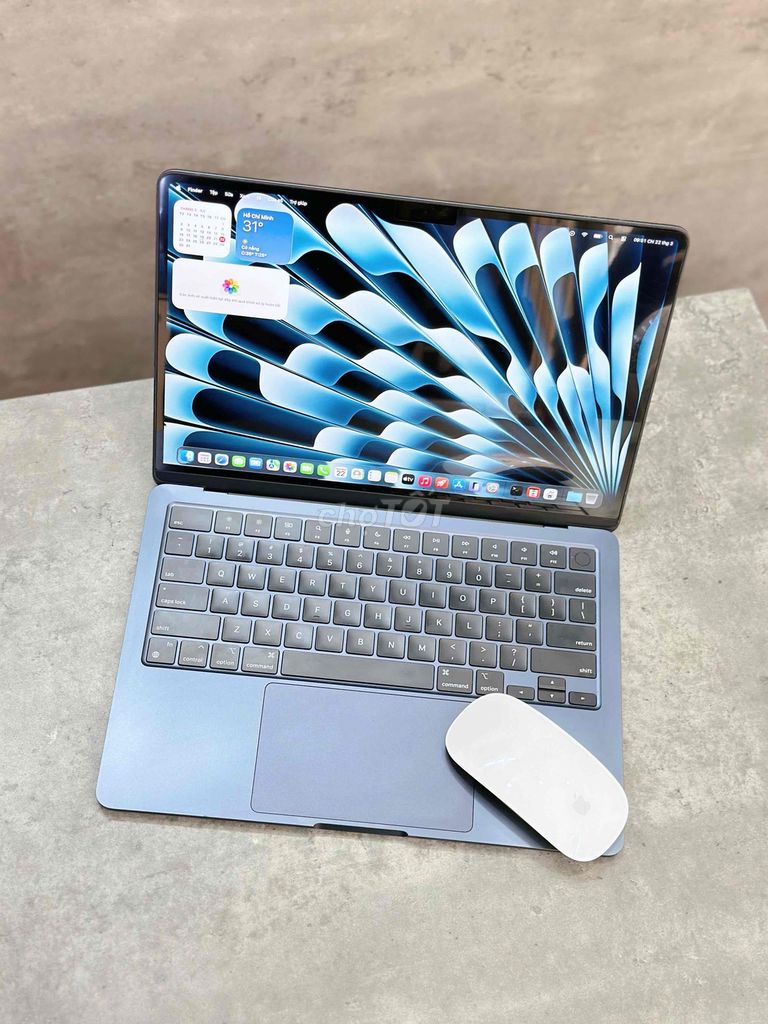 MacBook Air M2 Midnight 8/256gb + magic mouse 2. Mua bán Laptop tại Quận Thanh Khê Đà Nẵng được đăng bởi Thiện Lê TShop 16 Lê Đình Lý hình 1