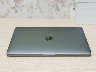 MacBook Pro 2020 – (Gray/I7-2.3GHz/32GB/512GB)