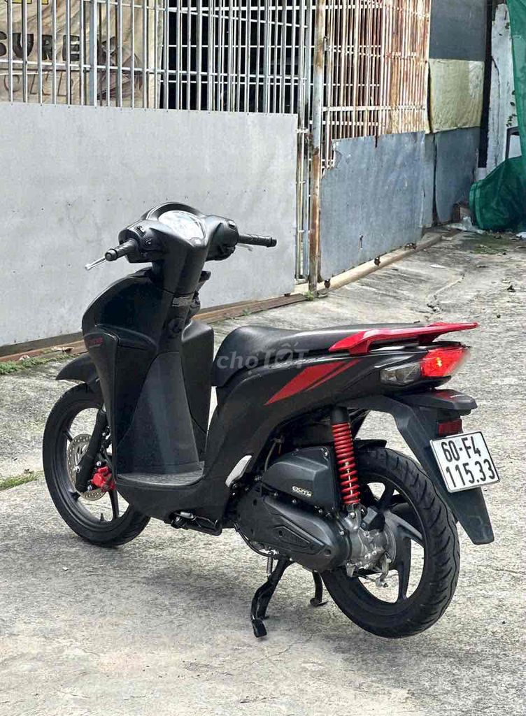 vision cá tính nâm 5cây xe đẹp. Mua bán Xe máy tại Thành phố Biên Hòa Đồng Nai được đăng bởi Vũ Xuân Quang hình 2