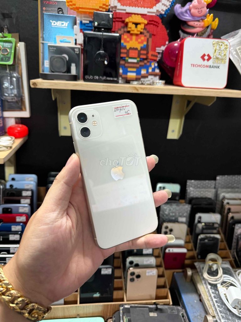 Apple iPhone 11 128GB Trắng 98%. Mua bán Điện thoại tại Quận Bình Thạnh Tp Hồ Chí Minh được đăng bởi SyTuan hình 1