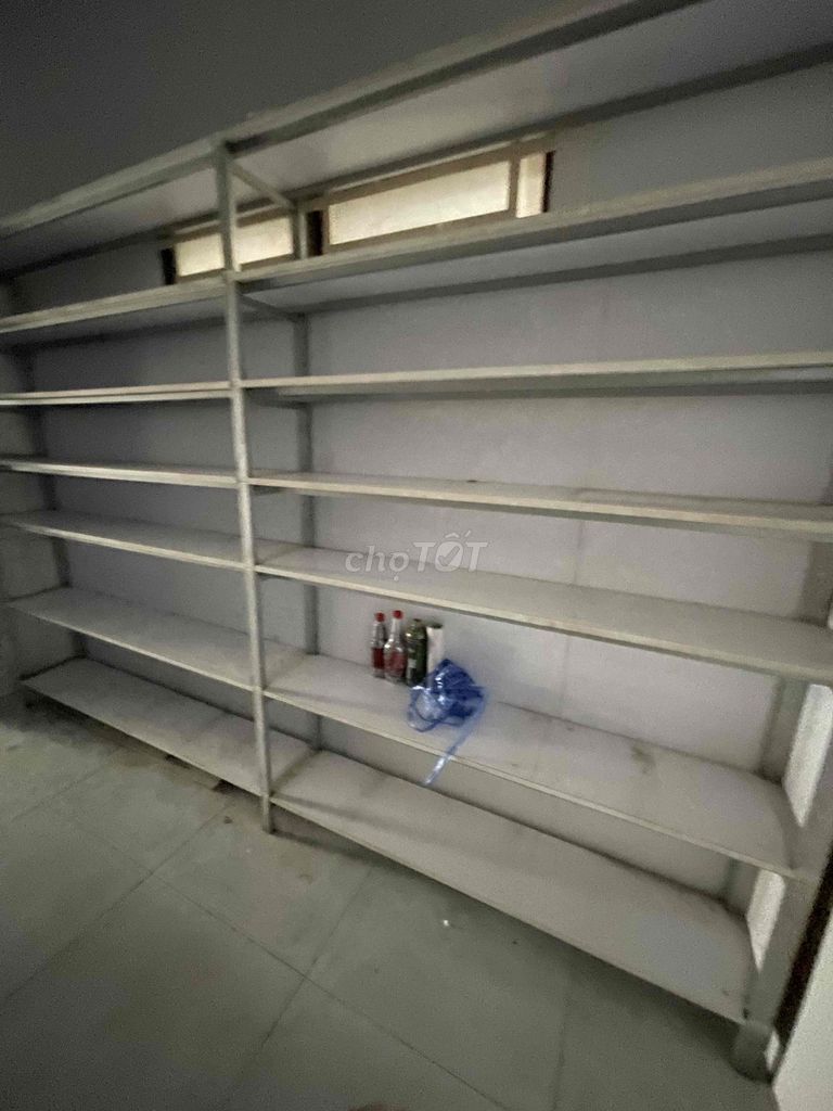 Kệ sắt Trắng chịu lực tốt. Mua bán Tủ, kệ gia đình tại Huyện Hóc Môn Tp Hồ Chí Minh được đăng bởi NGUYỄN VĂN VINH hình 1