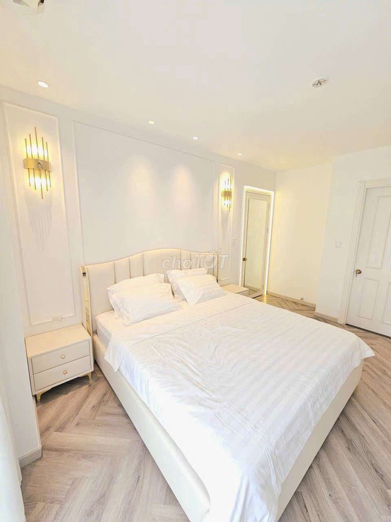Апартаменты 1к 40м2 с мансардным окном - Lac Long Quan, Ly Thuong Kiet