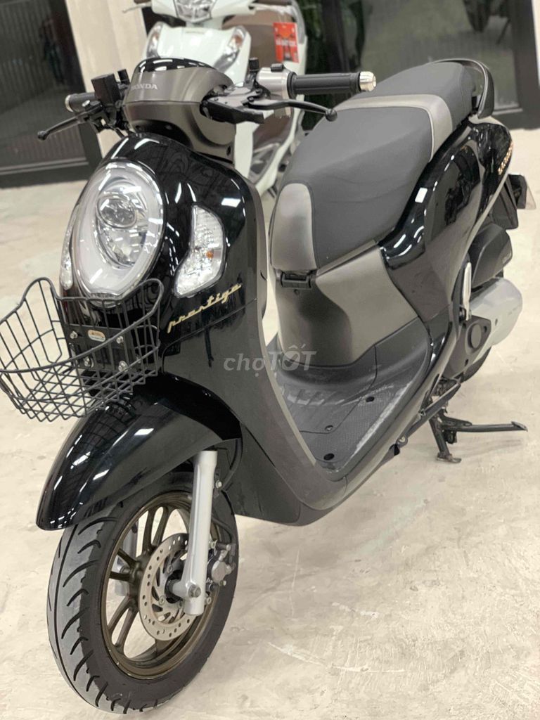 Honda Scoopy 2022 chính chủ BSTP đen bóng đẹp zin. Mua bán Xe máy tại Thành phố Thủ Đức Tp Hồ Chí Minh được đăng bởi Khương Phan hình 9