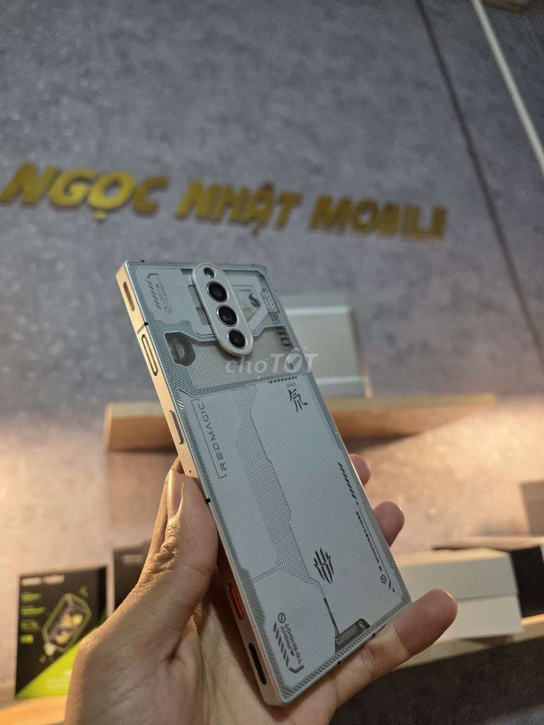 Redmagic 8Pro (12/256) Nguyên Zin Qte. Mua bán Điện thoại tại Thành phố Buôn Ma Thuột Đắk Lắk được đăng bởi Nguyễn Ngọc Nhật hình 1