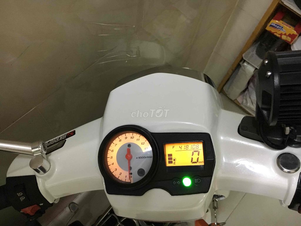 Honda Dream kiểng Cọp màu Trắng Sport, 2 thắng đĩa. Mua bán Xe máy tại Quận 4 Tp Hồ Chí Minh được đăng bởi Pham Van Minh hình 4