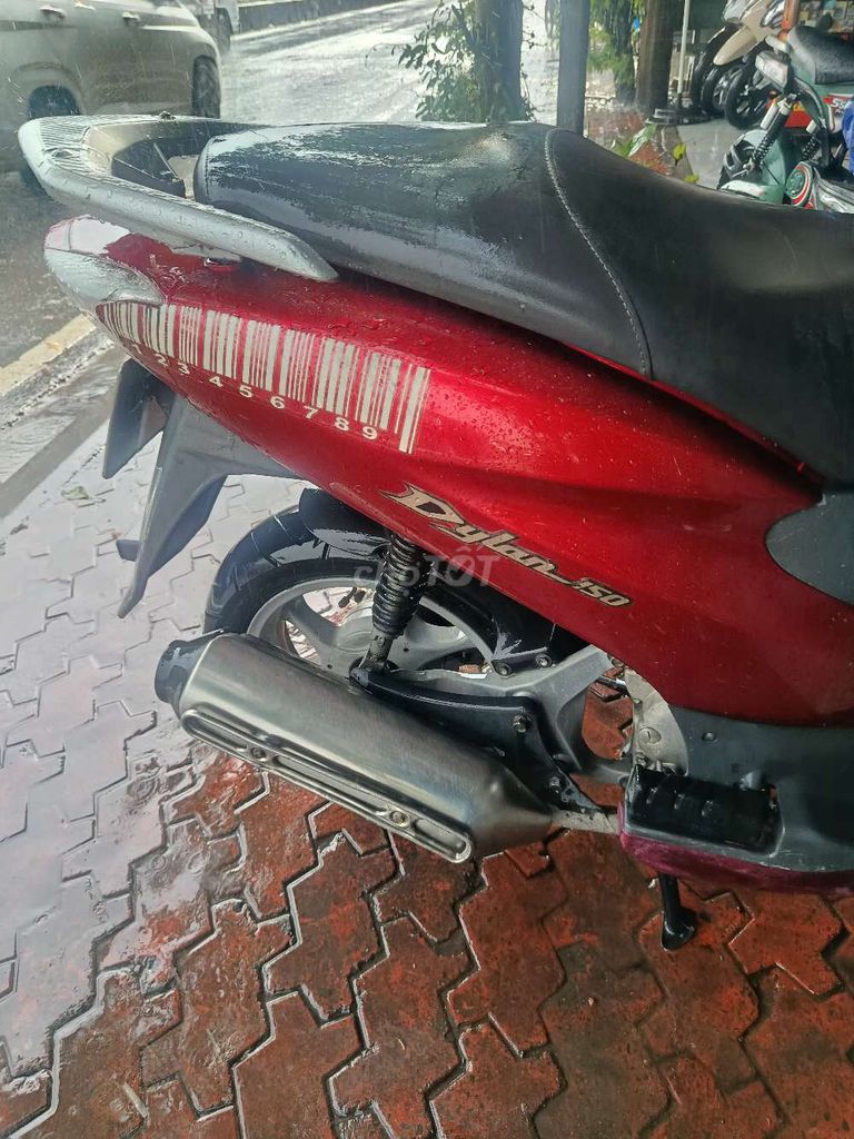 Honda Dylan 2023 красный