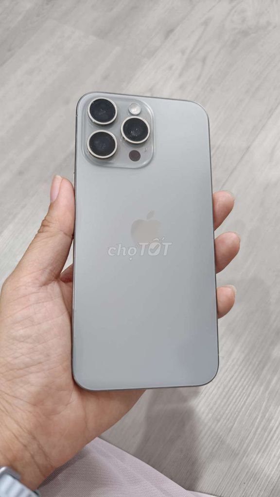 iPhone 15 Pro Max 256GB Titan chính hãng cần bán. Mua bán Điện thoại tại Huyện Gia Lâm Hà Nội được đăng bởi Trần lê minh hình 1
