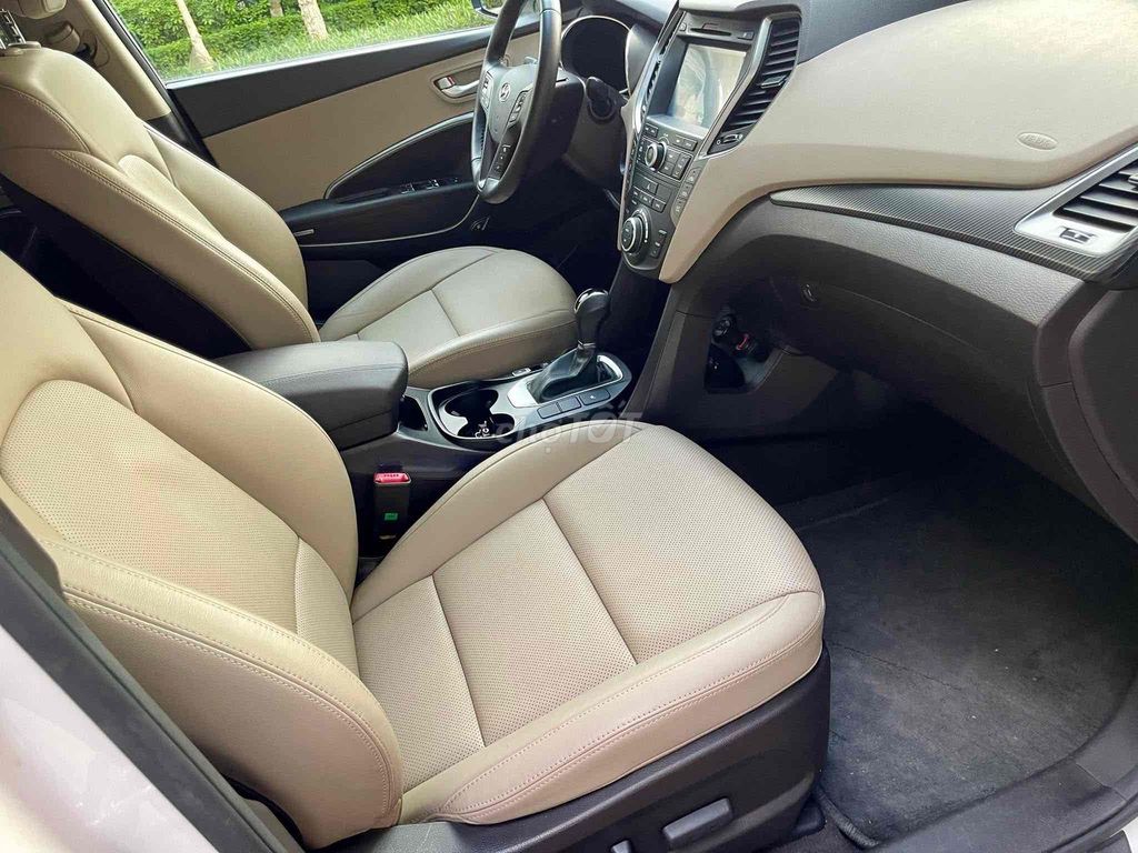 Hyundai Santa Fe 2017 2.4 AT 4WD - 57000 km. Mua bán Ô tô tại Quận Cầu Giấy Hà Nội được đăng bởi Bùi Đình Thông hình 6